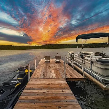 Catskills Lakefront With Hot Tub, Sauna And Theater